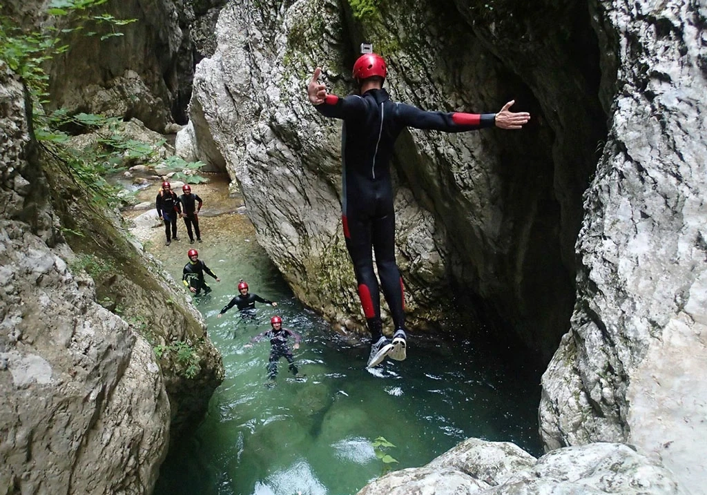 What is canyoning adventure